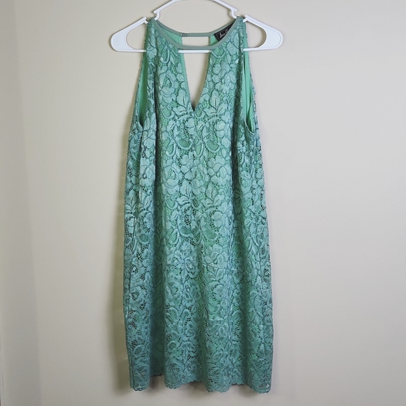 NWT Sea Green Lace Sam Edelman V Neck Shift Dress - Picture 2 of 8